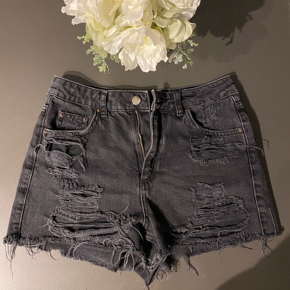 TOPSHOP BLACK JEAN SHORTS